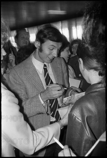 Karel Gott giving autographs 1969.