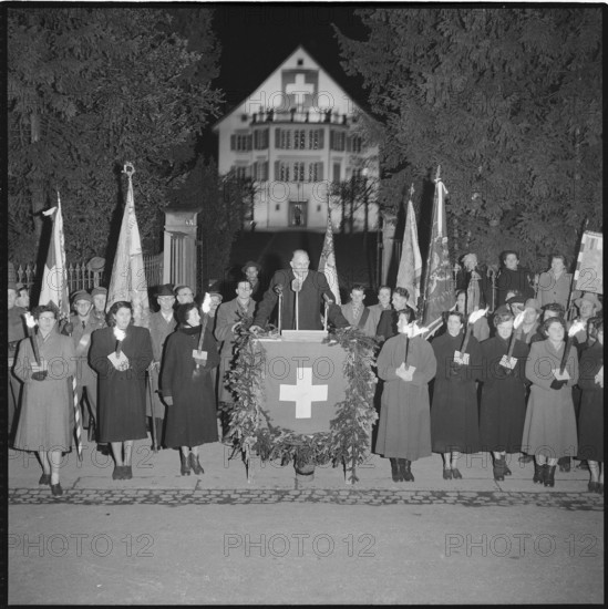 Reception of federal council Hans Streuli in Richterswil, 1953.