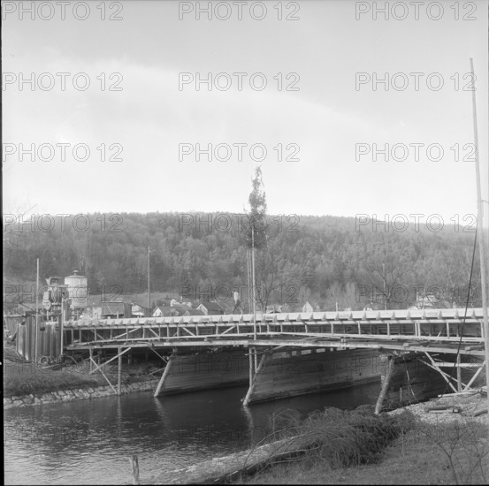 Winterthur-Toss, new bridge under construction; 1960.