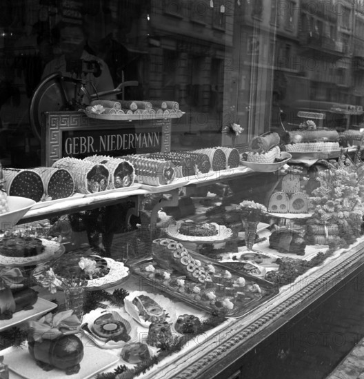 Zurich, meat on display at the Gebruder Niedermann butcher's shop; 1939.