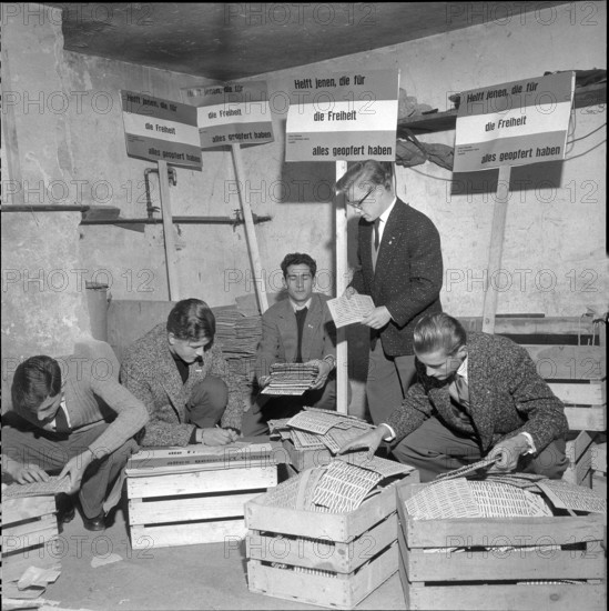 Grammar-school pupils with badges for help in Hungary, Zurich 1956.