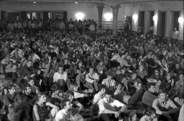 Plennary session, action for autonomous youth centre; Zurich 1968.