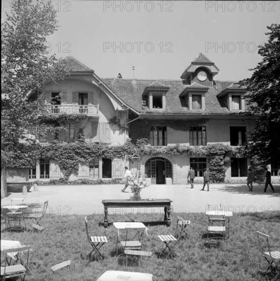 Summery park at Institut Le Rosey,  Rolle 1941.