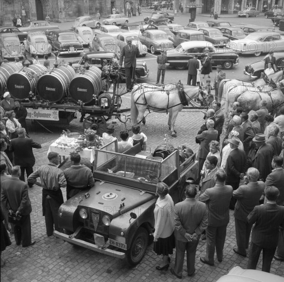 Propaganda campaign for fresh grape juice in Zurich, 1959.