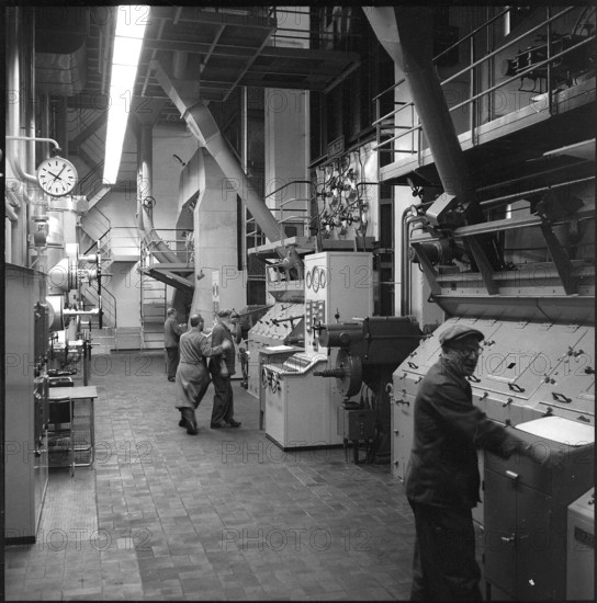 Workplace, district heating for buildings of ETH Zurich around 1955.