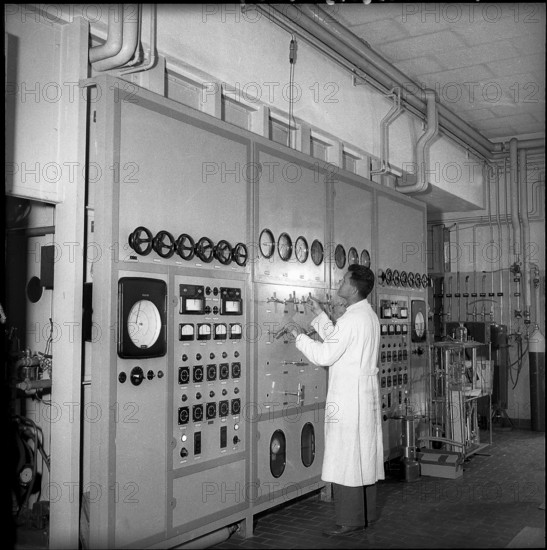 Practical training in laboratory, Institute of chemistry, ETH Zurich 1955.