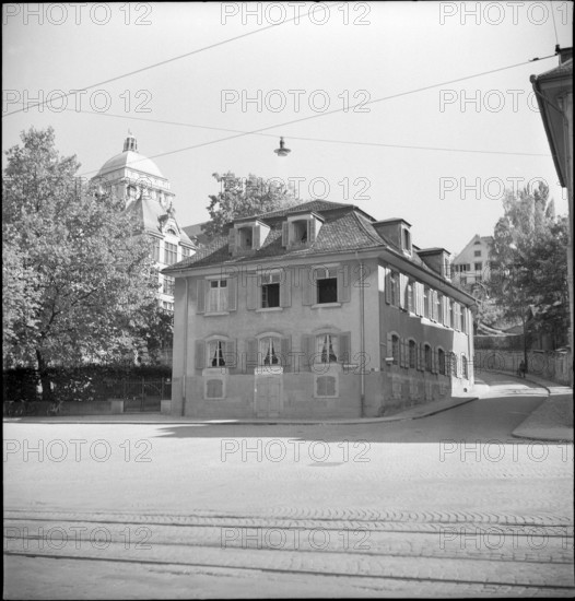 Haus Hirschengraben 42, Zurich, 1945.