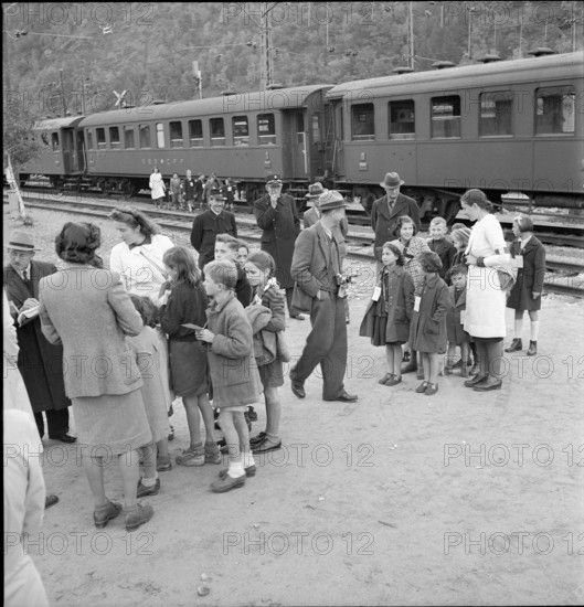 Refugees; arrival children from Domodossola; identification badge; 1944.