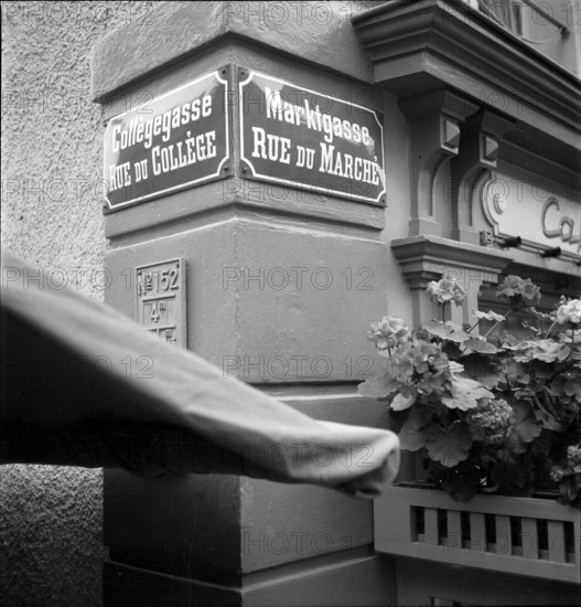 Road sign in Bienne; 1941.