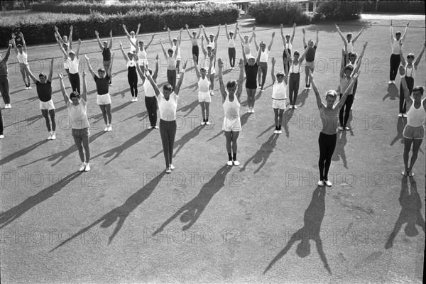 The annual Swiss youth camp for gymnastics athletes in Lyss is taking place from 31. Juli to 5. August. The course is led by Marcel Adatte.