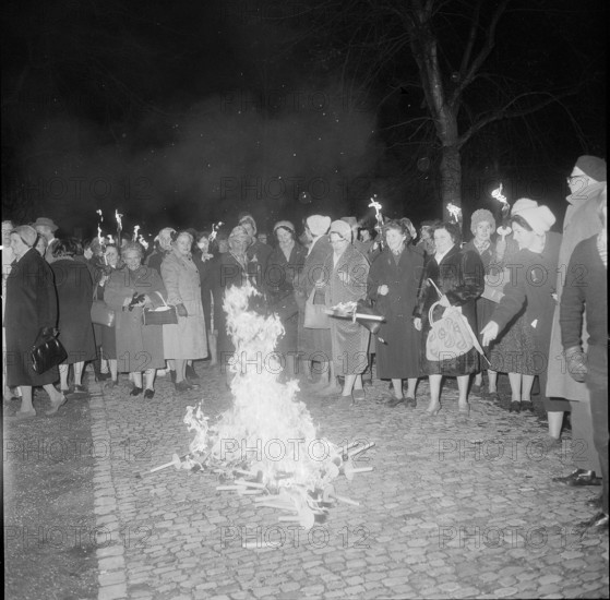 Demonstration on the day of the women's right to vote, 1961.