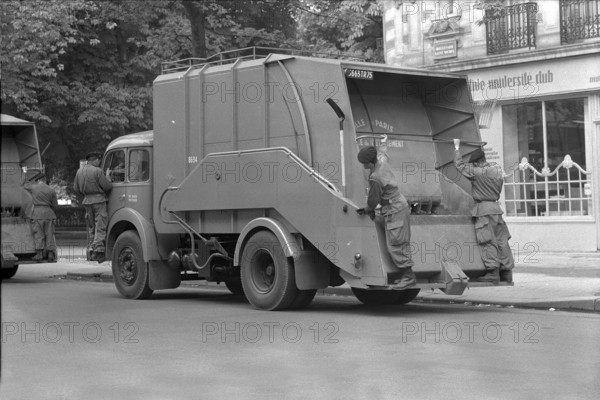 Strike of the dustmen, garbage men.