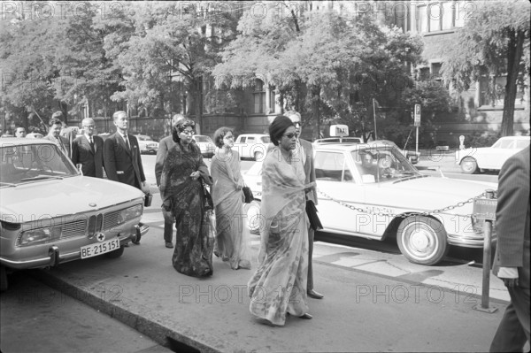 Queen Ratna and King Mahendra and  from Nepal at the Zurich Main Station 1969.