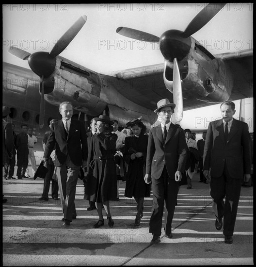 Arrival of the Thai King Bhumibol in Geneva, with his mother and sister, 1946.