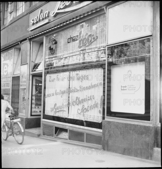 May 8th. 1945, Armistice's day: Sales revenue of the shop are for the Schweizer Spende.