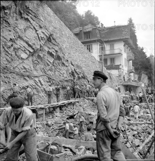 Clearing of submerged building site at Chillon 1941.