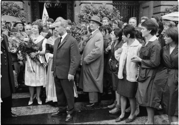 Roger Bonvin, newly elected federal councillor in front of federal parliament building; 1962.