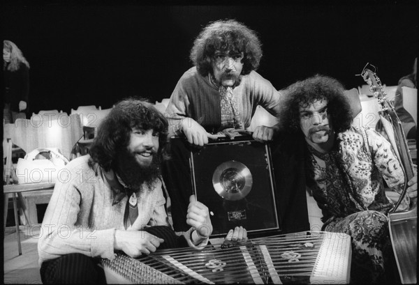 Gold disk award for song hit Gruezi wohl Frau Stirnimaa.