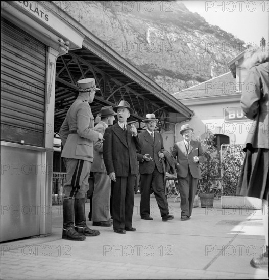 Federal council Kobelt  at St-Maurice railway station 1946.
