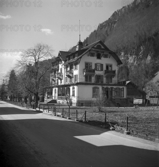 Clothes hanger factory Mutotathal Valley, 1950.