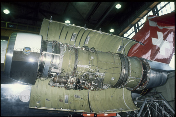 Jet engine with open casing 1981.