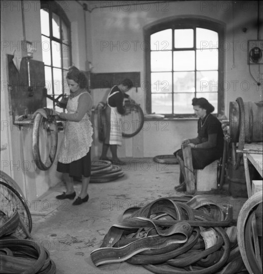 Vulcanize, Recycling of tyres; 1942.