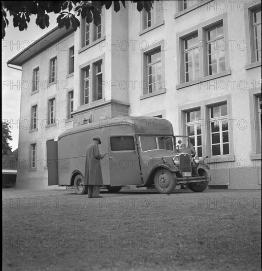 Mobile X-ray unit for serial checkups 1942.