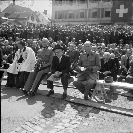 Rodolphe Rubattel guest at Glarus voter's meeting 1954.