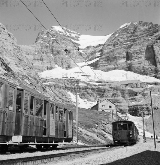 Jungfraujoch 1942:Jungfrau train, Eiger glacier.