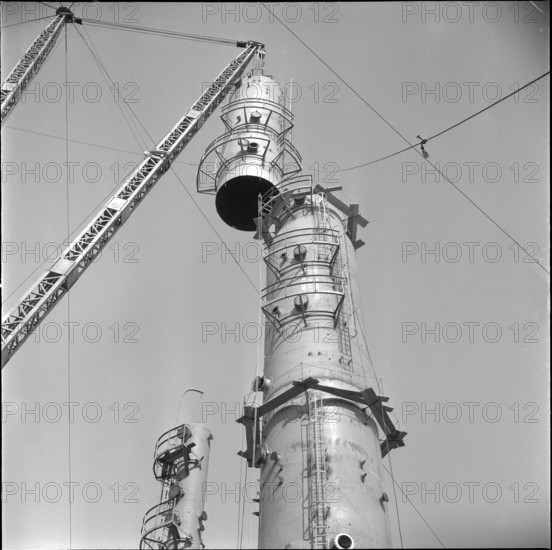 Refinery Collombey, assembly, tower; 1962.