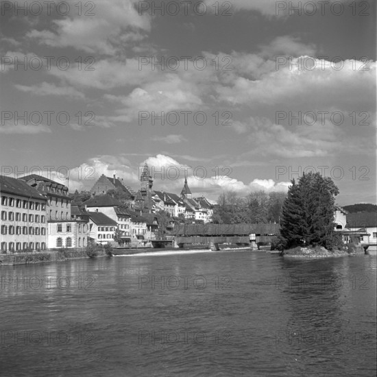 Bremgarten, old town, wooden bridge over the Reuss; 1952.