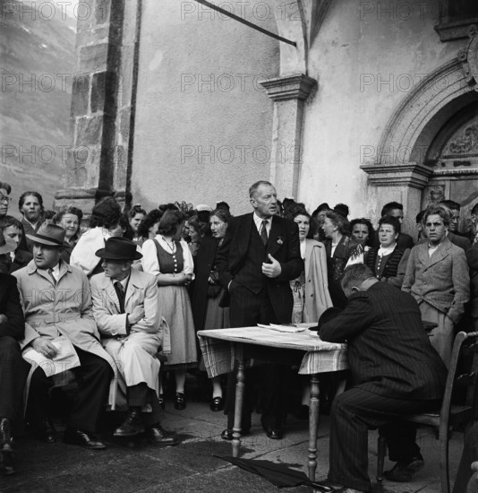Rally of the local council in Hospenthal, 1946.