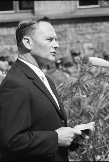 Jakob Stucki at Swearing In of police recruits, 1971.