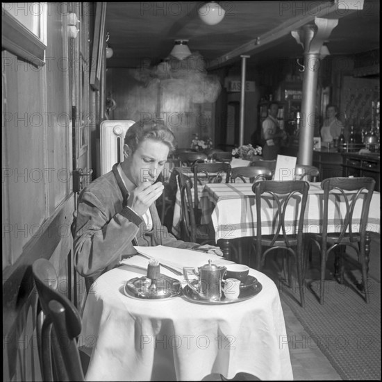 Cesar Keiser in the Gasthof Hirschen, 1952.