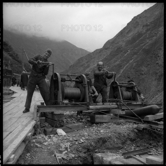 Furka-Oberalp , Wiler bridge under construction, cable winch; 1955.