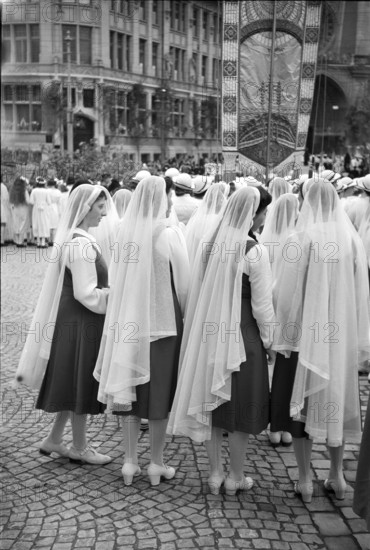 Young women at Corpus Christi-Procession in Fribourg 1941.