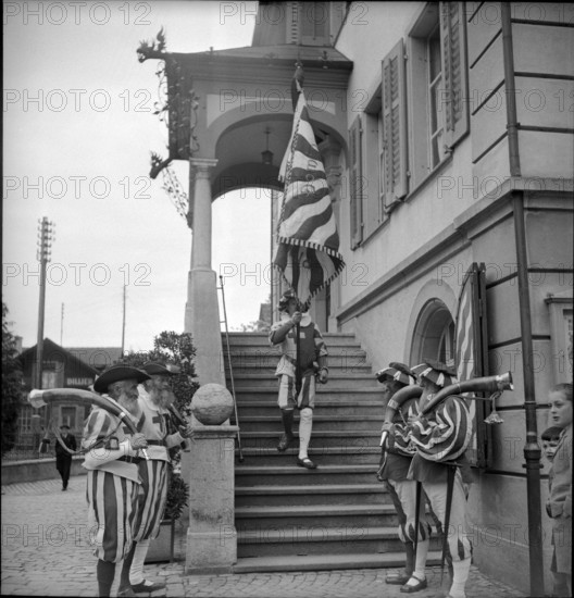 Standard-bearer of Obwalden voter's meeting 1944.