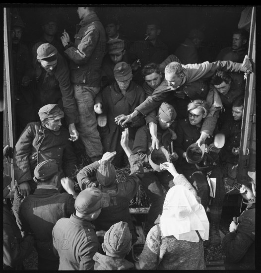 Transit;  prisoners of war; 1945.