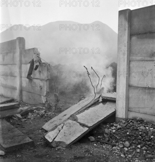 WW 2: projectile impacts in Rhine port, Basel 1944.