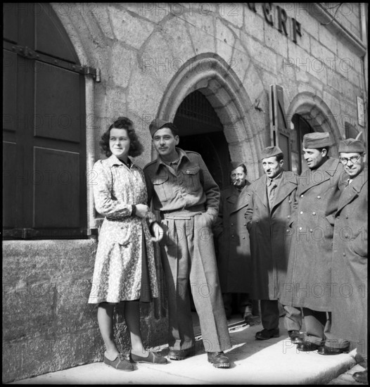 Junge Frau mit inter.