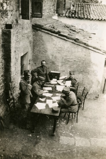 Improvised command in the rear