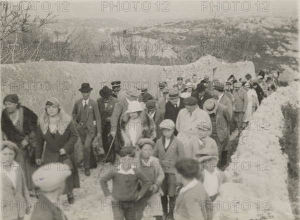 Group in the archaeological area of Syracuse.