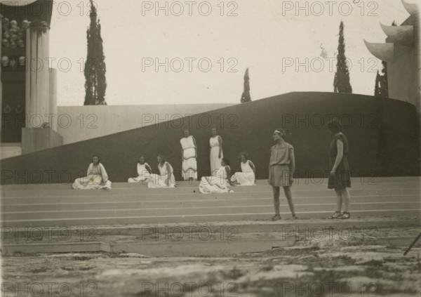 Classical performance in Syracuse. 
	
		1924