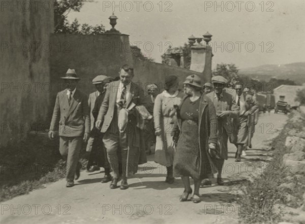 On the way. 
	
		1924