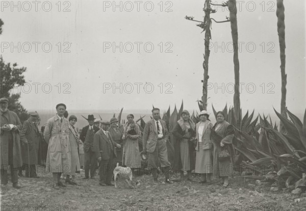 Participants in the trip to Sicily. 
	
		1924