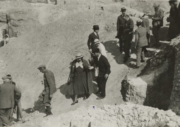 Members of the Touring Club Italiano  during a visit. 
	
		1924