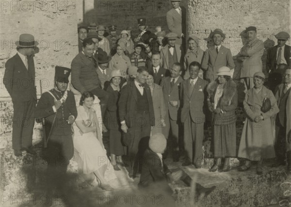 A group of visitors in Segesta. 1924