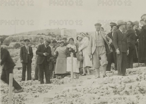Members of the Touring Club Italiano  in Syracuse. 
	
		1924