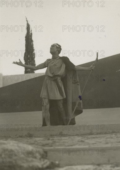 Actor on stage at the Greek Theatre of Syracuse. 1924