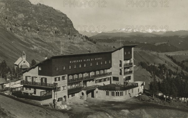 The Alpe di Siusi Hotel and the little church. ca. 1950